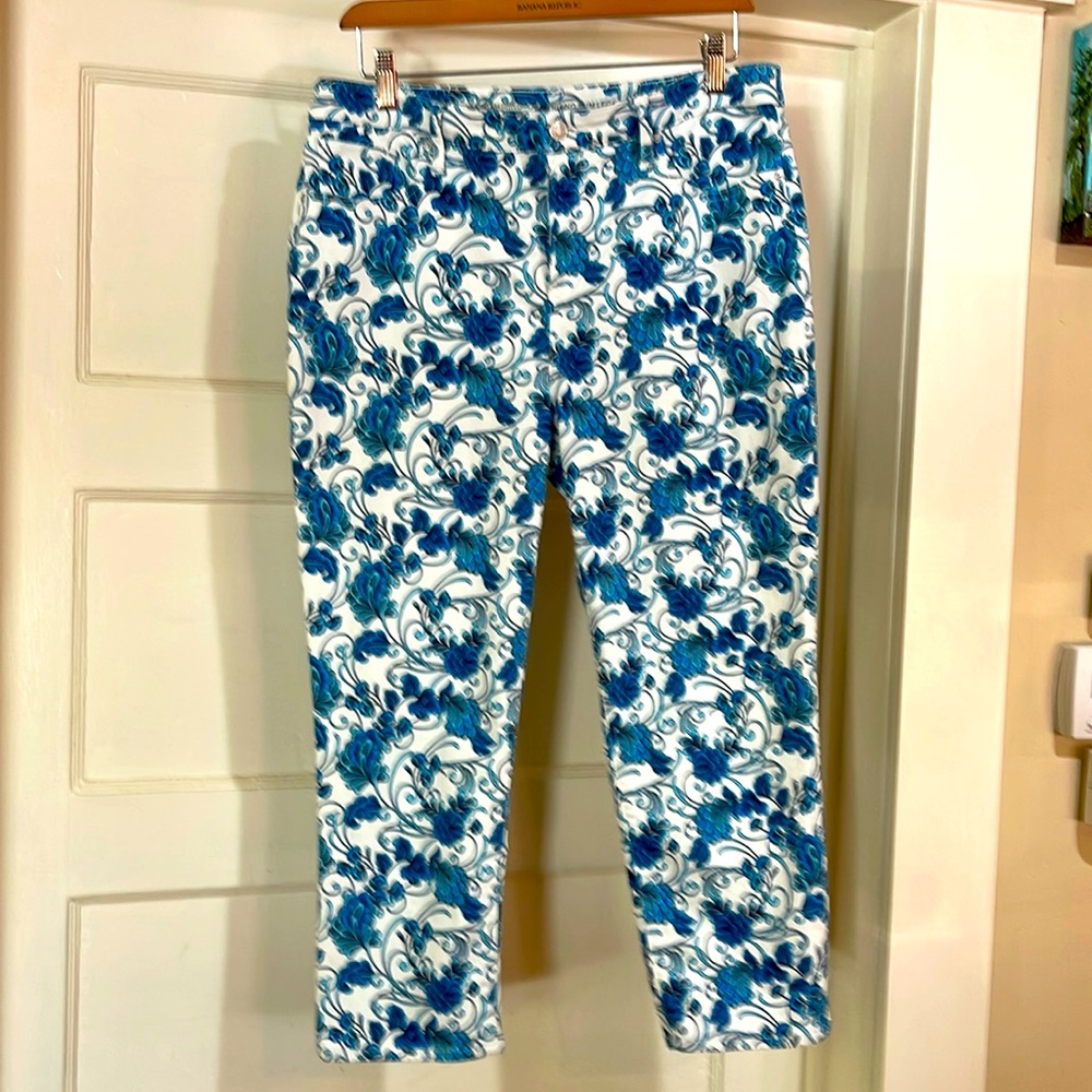 Chicos 2 (12) So Slimming Slim Leg Crop Jeans